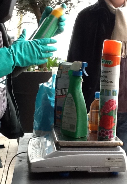 Chez Botanic, sept ans de bonheur sans pesticide ! Et quand on rapporte un produit, on gagne des bons d'achat.